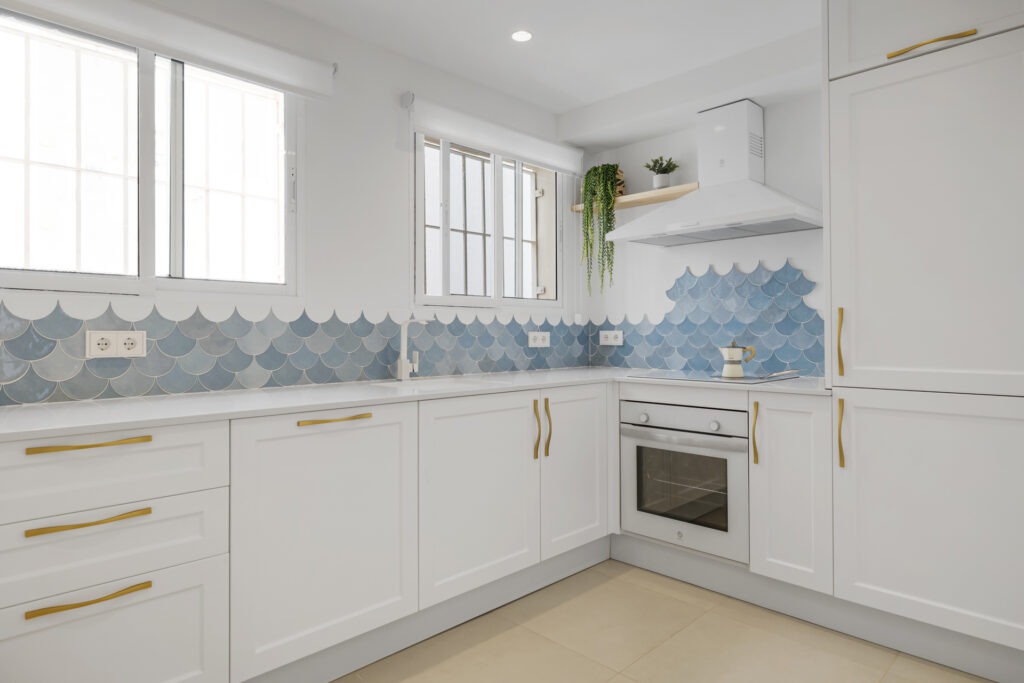 2024.10.26 - Spanish riviera - Calle real 93 - P17